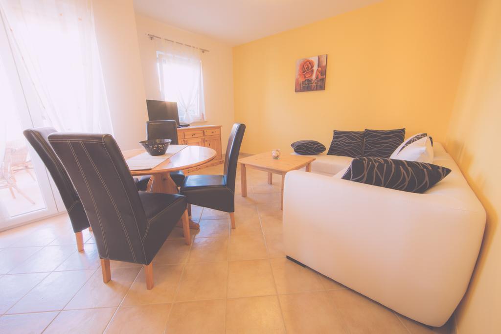 Apartments Meri Ližnjan Szoba fotó