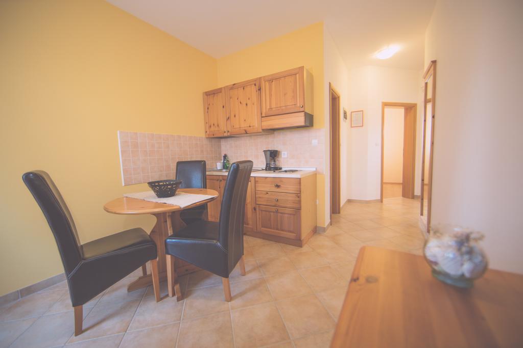 Apartments Meri Ližnjan Szoba fotó